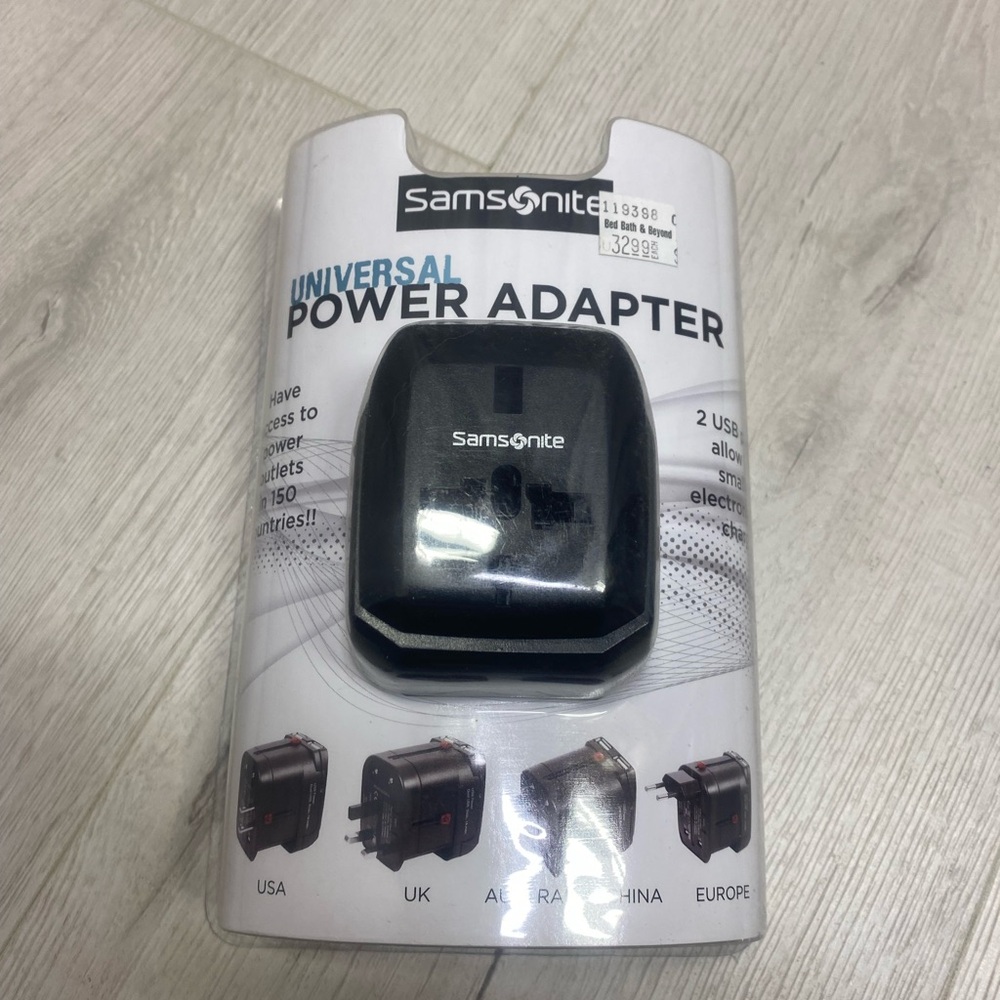 Samsonite Black Universal Power Adapter
